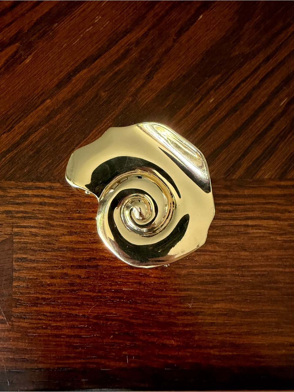 Madewell gold seashell hair clip
